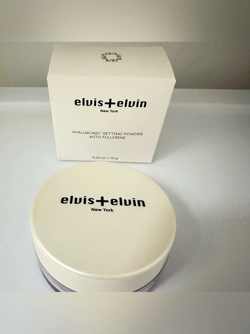 Elvis + Elvin Hyaluronic Setting Powder with Fullerene in Translucent – NWT